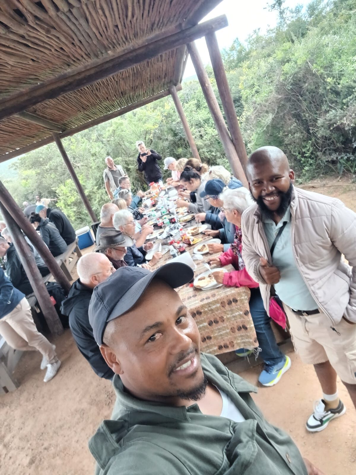 Lunch under the lapa